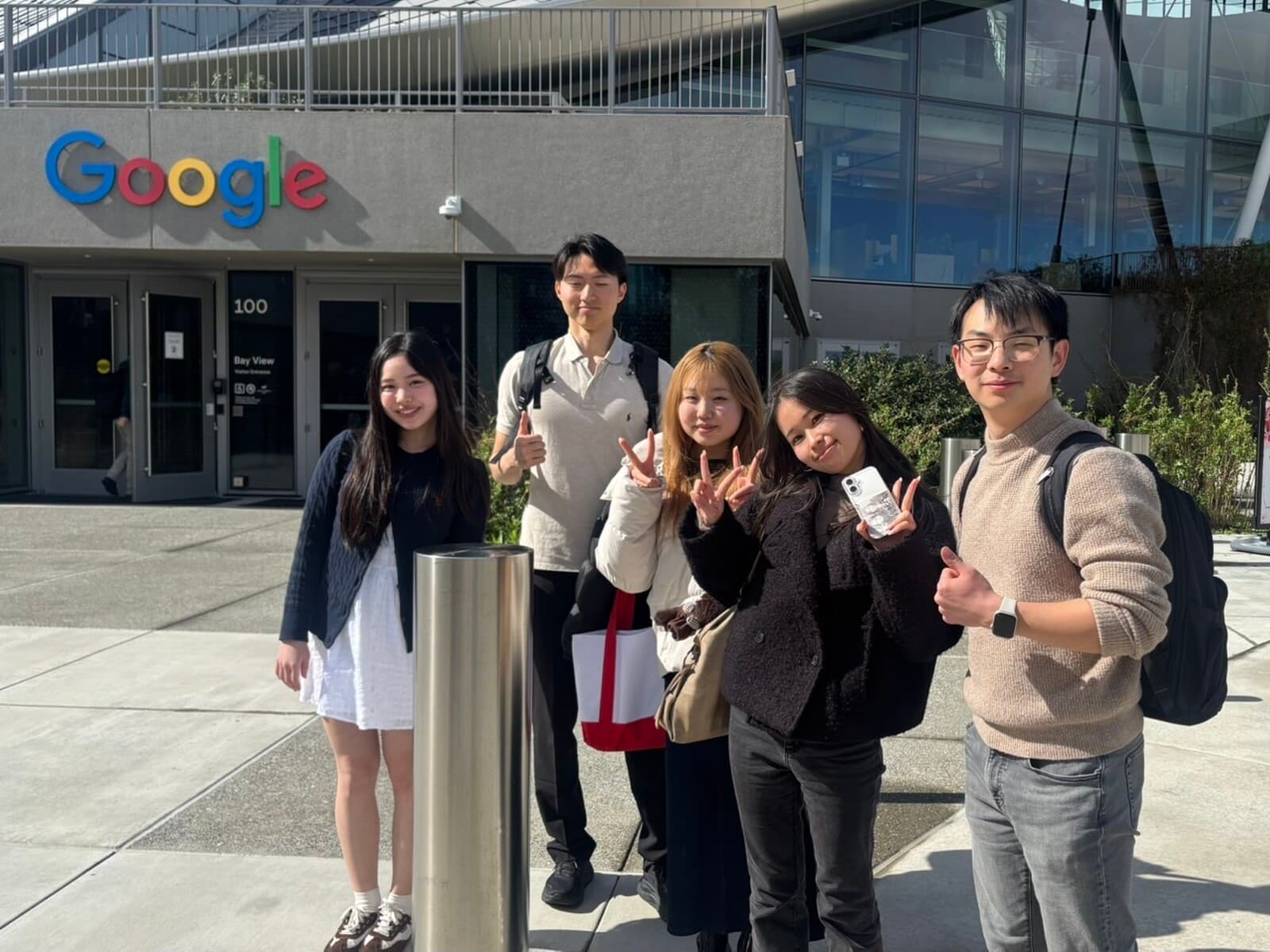 Googleキャンパス訪問時の記念撮影